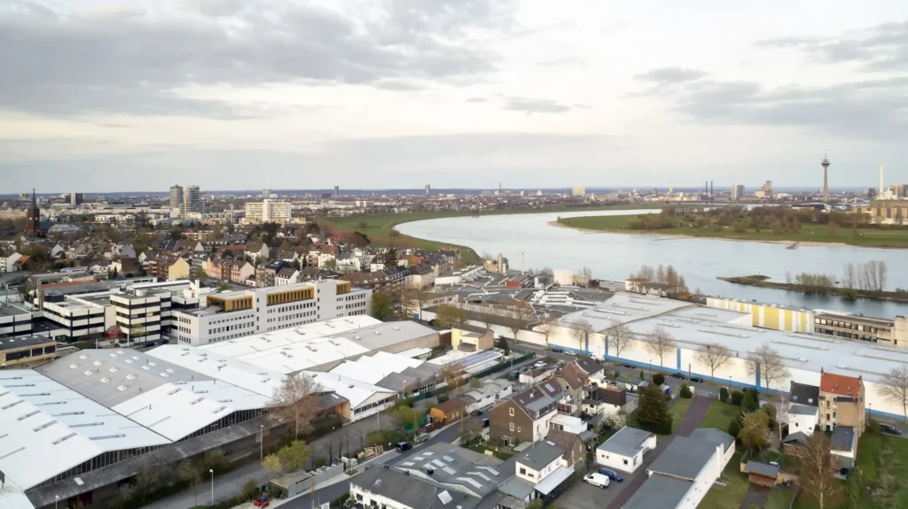 View over the Rhine and Düsseldorf from the rooftop of Werft16