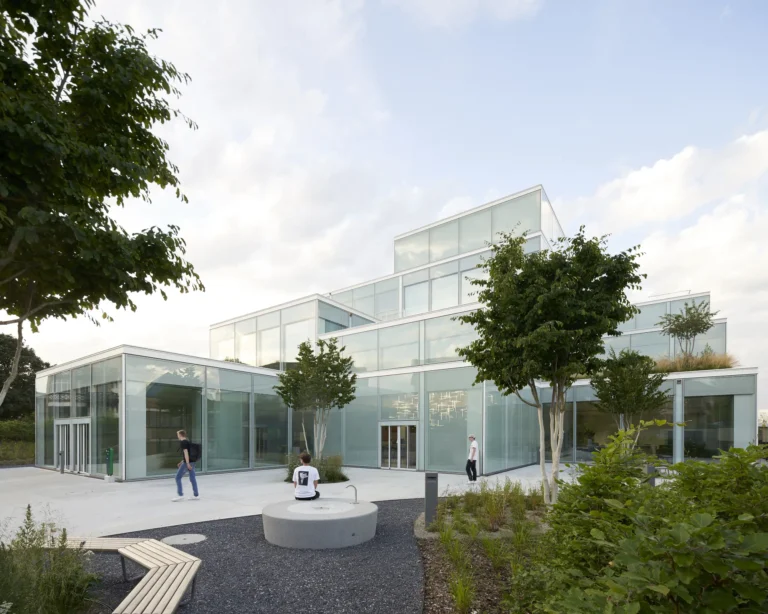 SQUARE Learning Center surrounded by landscaping on the University of St. Gallen campus