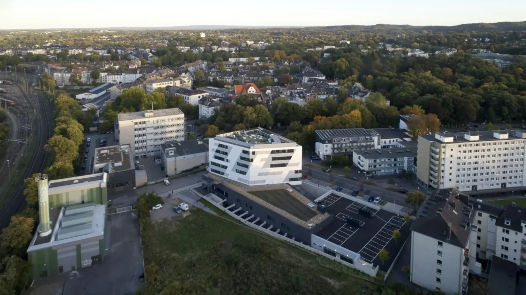 Aerial view with sunken courtyard of the KMAC building by studioMDA in Aachen